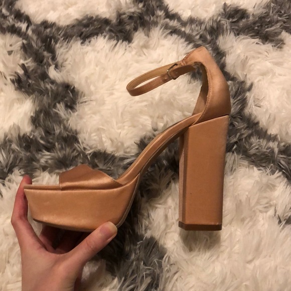 Steve Madden Rose Satin Platforms - Picture 1 of 3